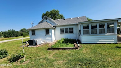 304 N Mckinley, Weir, KS 66781 - photo 2