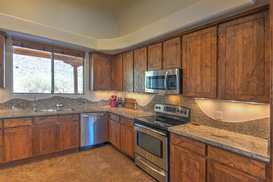 13 Pl Kitchen 2