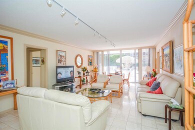 02 Living Room