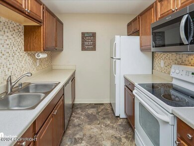 14-kitchen_IMG_7343