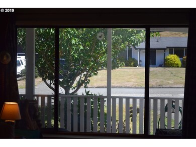 94018 Azalea Ln, Gold Beach, OR 97444 - photo 4