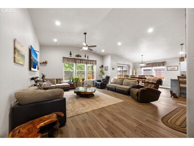 371 Cedar Ridge, Cave Junction, OR 97523 - photo 3