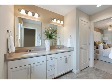 RAINIER MASTER BATH
