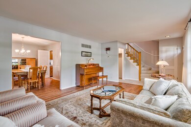 1240 Modaff Rd, Naperville, IL 60540 - photo 3