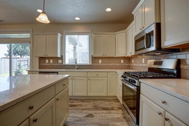 21285 Darnel Ave-5