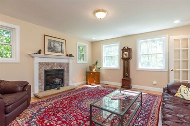 131 Nathaniel Dr, Portsmouth, NH 03801 - photo 4