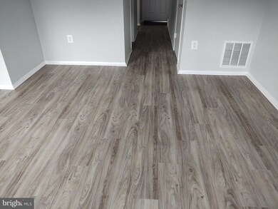 8996 Bonham Cir, Manassas, VA 20110 - photo 6