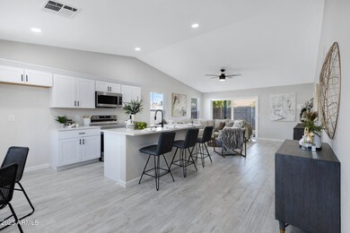1531 W Chilton St-6