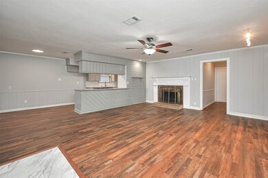 7211 Stonegate Dr, Houston, TX 77040 - photo 5