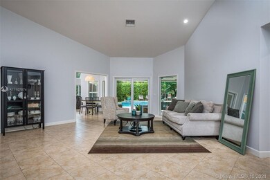 1044 Woodfall Ct, Weston, FL 33326 - photo 5