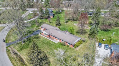 4535 Kirkcaldy Rd, Bloomfield Hills, MI 48304 - photo 2
