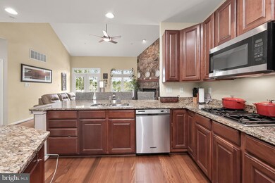 7299 Pebble Creek Dr, Elkridge, MD 21075 - photo 3