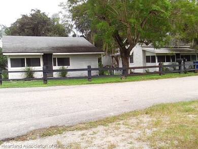 145 Berton Dr, Lake Placid, FL 33852 - photo 2