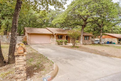 921 Rosebud Dr, Azle, TX 76020 - photo 3