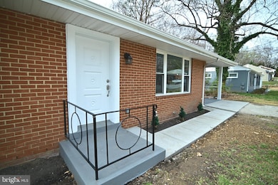 13505 Harrison Ave, Fort Washington, MD 20744 - photo 4