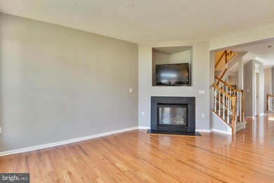 2827 Wakewater Way, Woodbridge, VA 22191 - photo 7