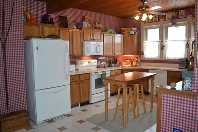 311 N Main St, Princeton, IL 61356 - photo 6