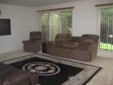 835 Mallard Dr, Whitehall, PA 18052 - photo 3