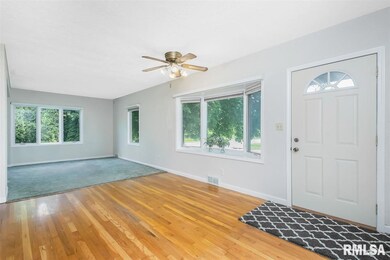 1306 W 38th St, Davenport, IA 52806 - photo 4