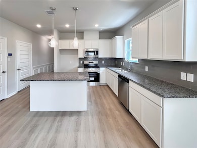 13207 Hayden Peak Dr, Arcola, TX 77583 - photo 4