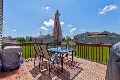 3108 Blackberry Cir SW, Cedar Rapids, IA 52404 - photo 7