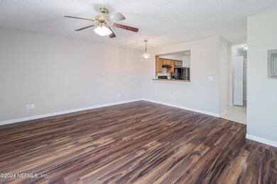 4305 Melissa Ct W, Jacksonville, FL 32210 - photo 5