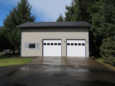 Garage & Workshop