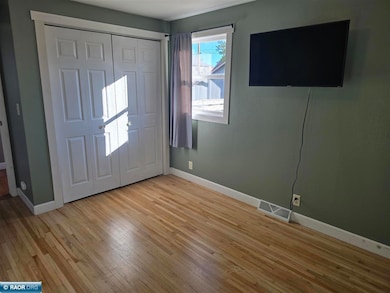 225 1st St SW, Chisholm, MN 55719 - photo 4