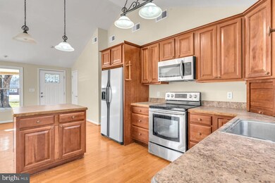 438 Lake Dr, Colonial Beach, VA 22443 - photo 5