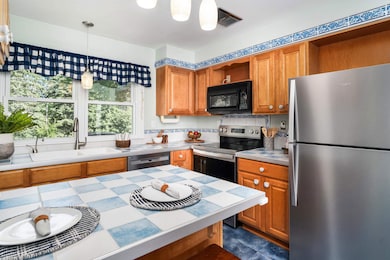 341 Madison Ave unit 12B, Duluth, MN 55811 - photo 2