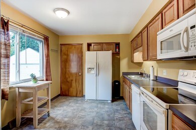 1333 Frisbee Dr, Columbus, OH 43224 - photo 6