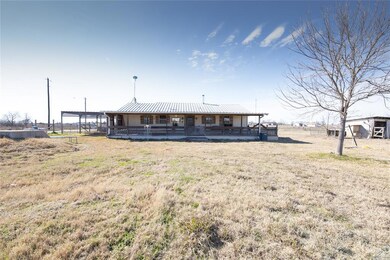 111 Alton Ln, Ennis, TX 75119 - photo 2