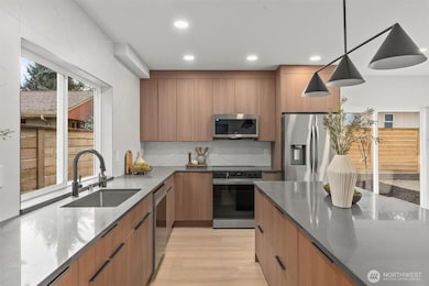 14306 Roslyn Place N, Seattle, WA 98133 - photo 7