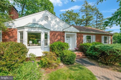 6128 Beachway Dr, Falls Church, VA 22041 - photo 2