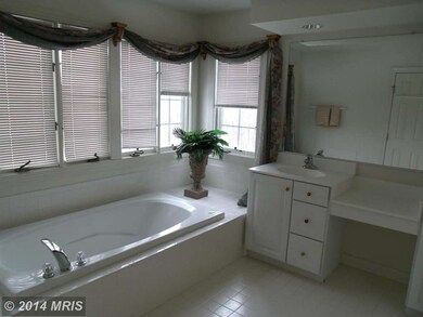 8895 Crosspointe Glen Way, Lorton, VA 22079 - photo 5