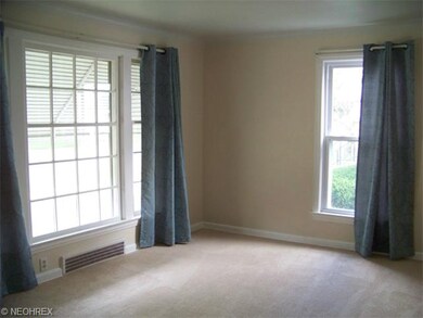 5467 South Blvd, Maple Heights, OH 44137 - photo 3