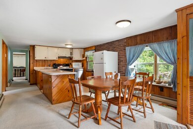 Eat in kitchen