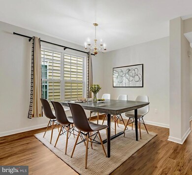 8339 Middle Ruddings Dr, Lorton, VA 22079 - photo 3