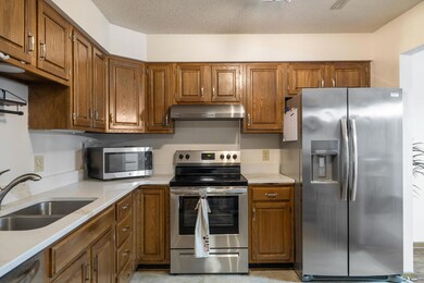 1112 49th St, West Des Moines, IA 50266-