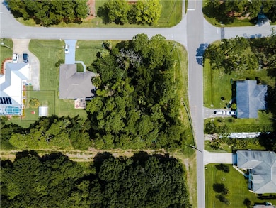 801 Gladiola Ave, Sebastian, FL 32958 - photo 3