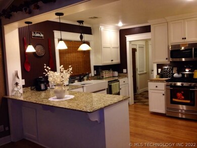 817 N Choctaw Ave, Claremore, OK 74017 - photo 6