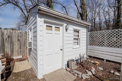 Detached storage shed w/power