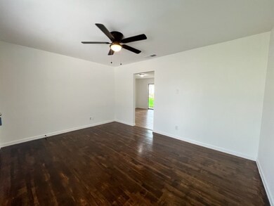 10002 Santa Monica Blvd, Houston, TX 77089 - photo 3