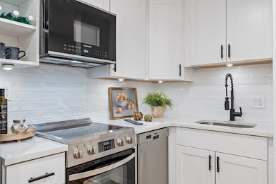 7 Wildwood St unit 3, Dracut, MA 01826 - photo 4