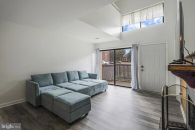 3865 El Camino Place unit 5, Alexandria, VA 22309 - photo 2