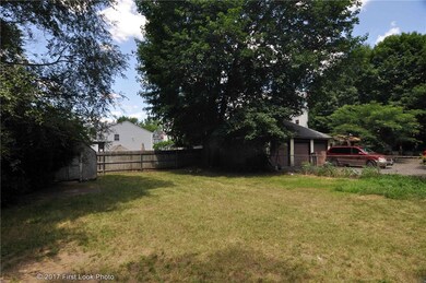 130 Woodbine St, Pawtucket, RI 02860 - photo 6