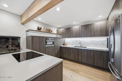 2308 Garmisch Dr unit 15D, Vail, CO 81657 - photo 4