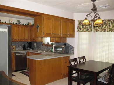 2121 NE 11th St, Moore, OK 73160 - photo 7