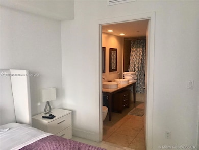 Icon Brickell Tower 3 unit 1903, Miami, FL 33131 - photo 5