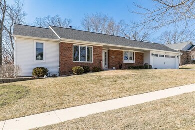 3225 Silverthorne Rd NE, Cedar Rapids, IA 52402 - photo 4